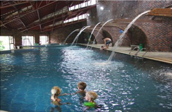 Klein kariba Swembad